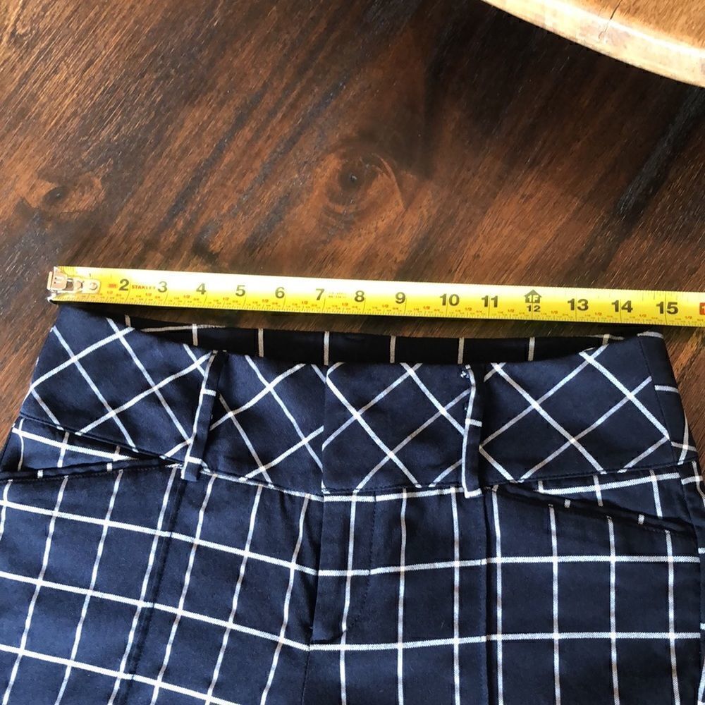 Elle stretch bermuda short - Picture 9 of 10
